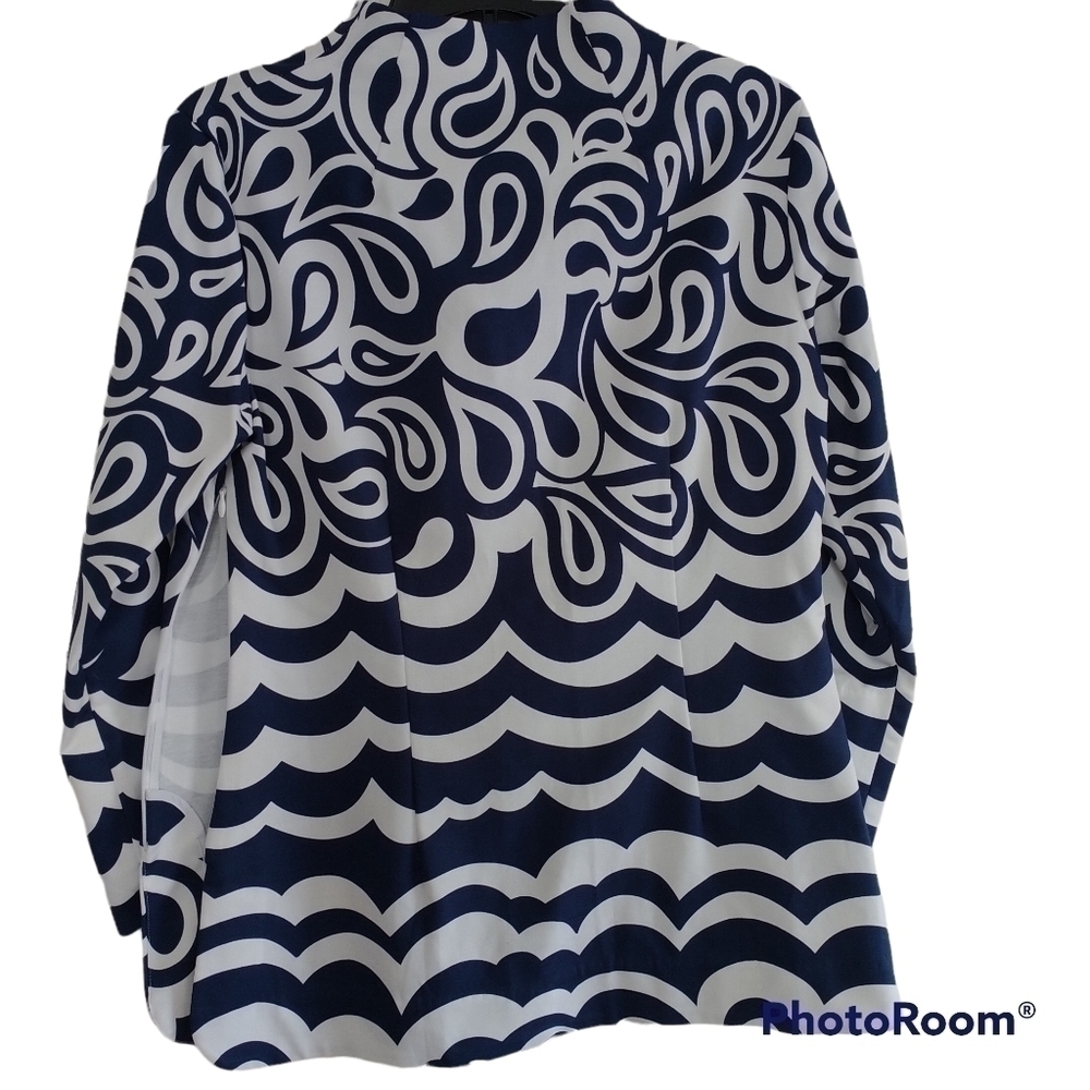 Elizabeth McCay Navy White Graphic Print Blouse V Neck 6 - Picture 3 of 13